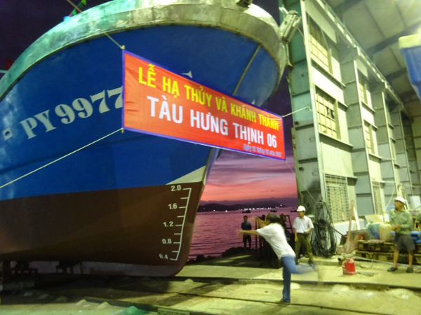 Hạ thủy tàu HƯNG THỊNH 06