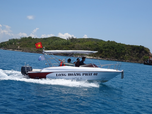 Uninship bàn giao Cano cao tốc Long Hoàng Phát và Điệp Sơn Island