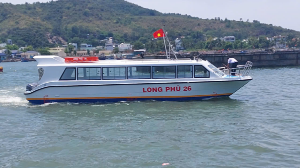 HẠ THỦY TÀU CAO TỐC LONG PHÚ 26